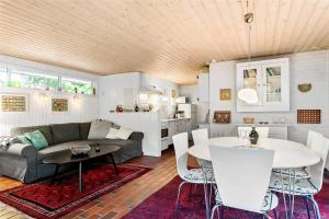 8811-Glesborg-Harebakken-8