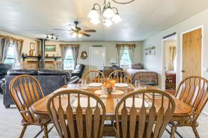 Quiet Pagosa Springs Cabin: Lake & Mountain Views!