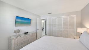 Crescent Royale Condominiums 209