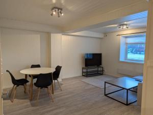 Central Station Retreat H77A