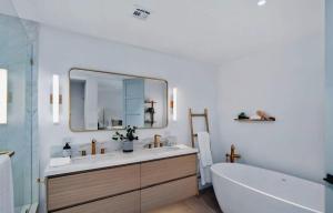 Two Bedroom Penthouse Condo in Santa Monica