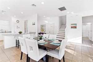 Grand EXEC Golf 4BR Pool Home Near Disney