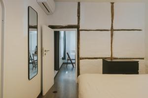 2 bedrooms triplex in historic heart of Liege