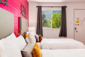 Gateway Suites Rocky Mountains Private Double room close to Banff