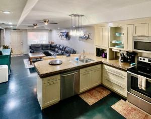 BayView with BAY BREEZE Pet friendly