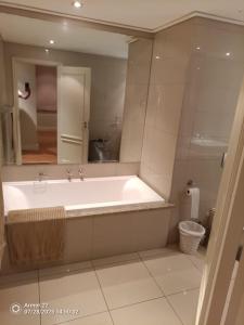 Apartment in Cape Royale Luxury Suits 2 Bed Gem