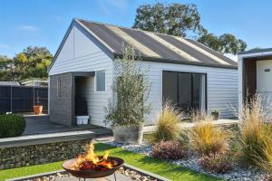 Beachside Studio Retreat