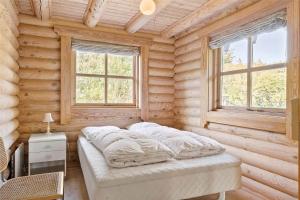 40855-Ulfborg-Helmklit-240