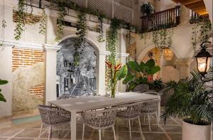 IsaLuna Luxury House