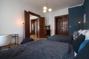 Spacious Apartment Xbox, Cinema & Foosball in Prague