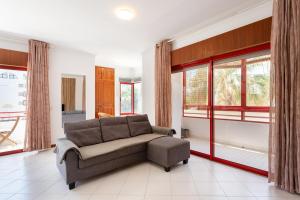 SunnyQuarters WalktoBeach 2BR AC