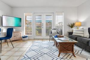 Royal Palm Crystal Beach, KingBed