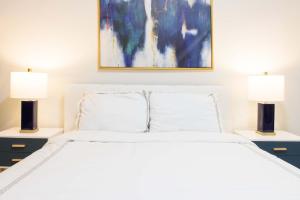 1567-1A New 2br PRIME upper East APT W&D