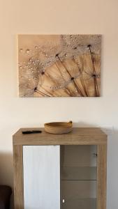 Bright three-room apartment 250m from the subway