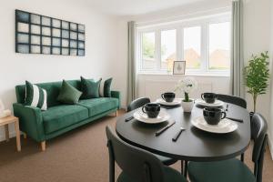 Blakelands 2bed house