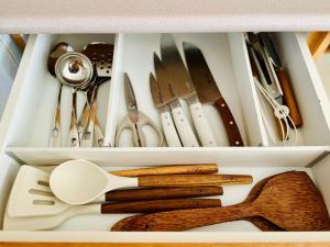 4BR 2BA Downtown-View Cozy House with Parking, Pet-Free