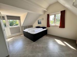 Bungalow in Texel near Beach & Forest