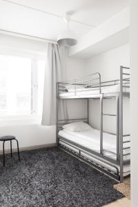 Modern 2BR apartment W 2 balconies, Metro, Helsinki 15min