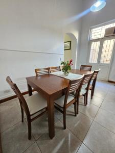 Casa centrica con cochera doble