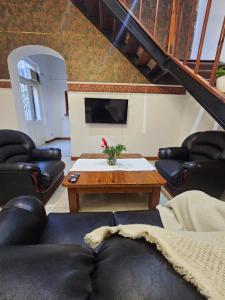 Casa centrica con cochera doble