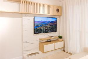 Apto. moderno em condomínio com piscina CME0107