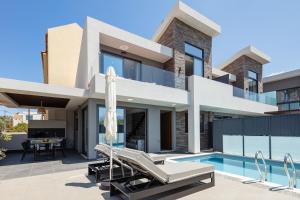 VillAgioi - Luxury villas, Private Pools, 450m to the Beach