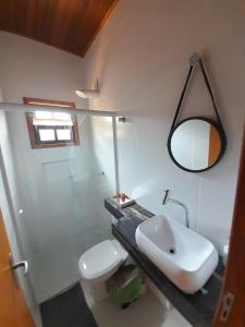 03 Apartamento de praia com ótima localização e piscina