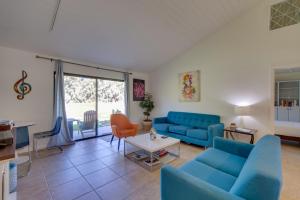 Pet-Friendly Stay with Patio in Palm Desert Resort!