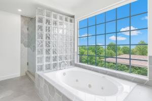 Marina Del Rey & Venice Area - 1BA