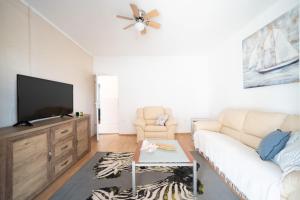 Apartments by the sea Sukosan, Zadar - 6402