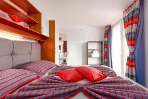 Apartments with parking space Vir - Torovi - Vir - Pedinka, Vir - 18577