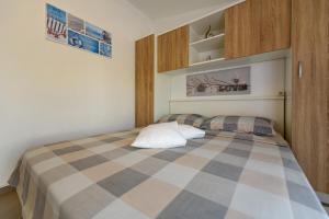 Apartments with parking space Vir - Torovi - Vir - Pedinka, Vir - 18577