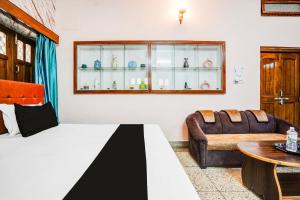 Hotel O Shubh Kashi Palace