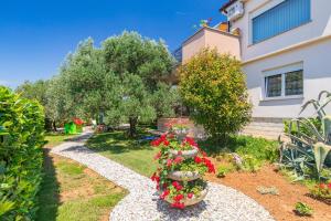 Apartments with parking space Punat, Krk - 24859