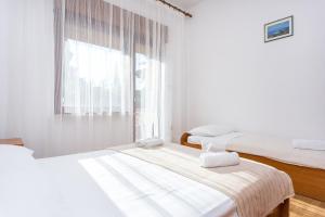 Apartments with parking space Punat, Krk - 24864