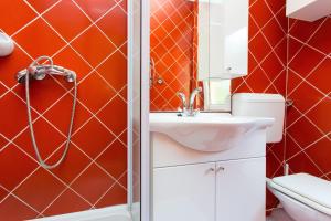 Apartments with parking space Punat, Krk - 24864