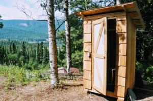 Country Rustic Loghouse at Teepee Meadows