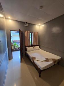 Hola Hostel Puerto Princesa