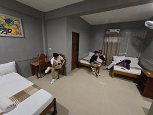 Hola Hostel Puerto Princesa