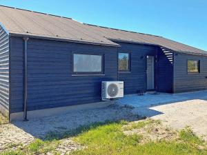 8 person holiday home in Ålbæk