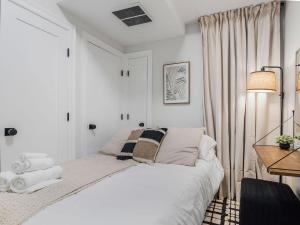 Modern 5B3B in Boston Steps to Convention Center