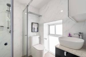 Comfy Triple Room - Centrally Located of SYDNear- Central Station Town hall ICC Darling Harbour UTS USYD - Shared Bathroom