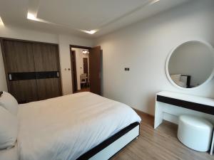 Apartment in Vinhomes Metropolis Lieu Giai