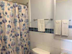 Modern Abbey Court Condo