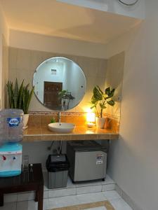 Will and Rays at Lori Beach Inn