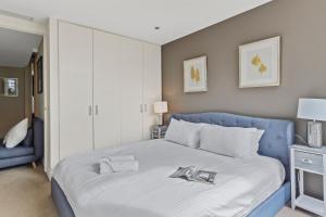 Modern Nomads Loft Style Waterfront Residences near Yarra River