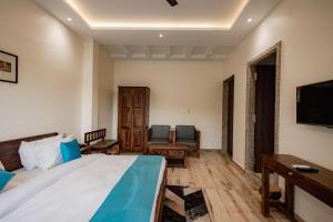 Monsoon Abode 4 BHK Pet friendly with Monsoon place view and Garden