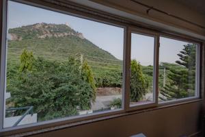 Monsoon Abode 4 BHK Pet friendly with Monsoon place view and Garden