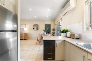 Hinkler on the Lane - Stylish Coastal Escape