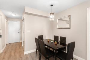 SkyView 2BR Plus Den Stunning Views Steps to SQ1 Mall
